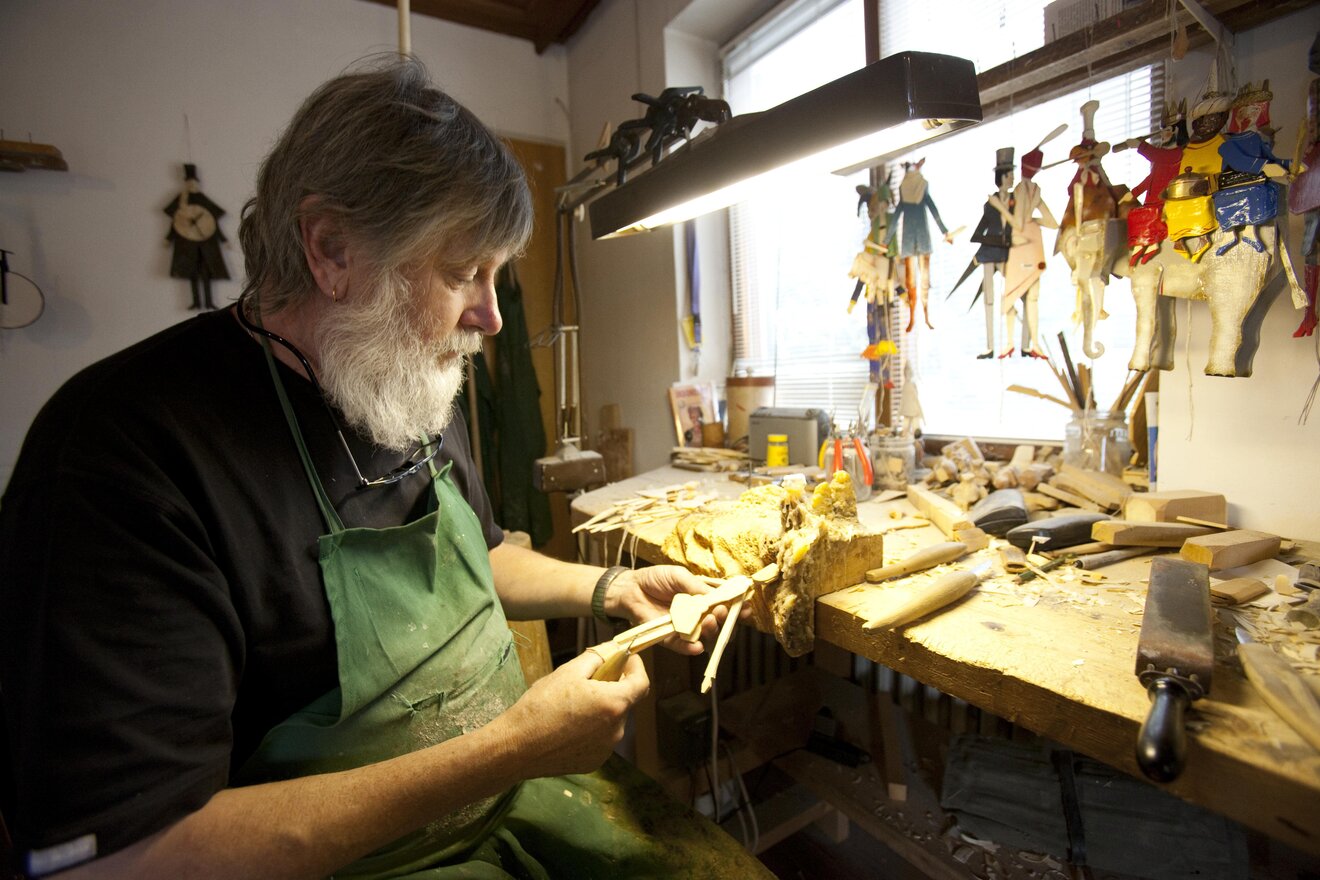 Schnürlkasperl Holzschnitzereien